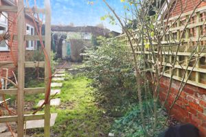 HIGH STREET- click for photo gallery